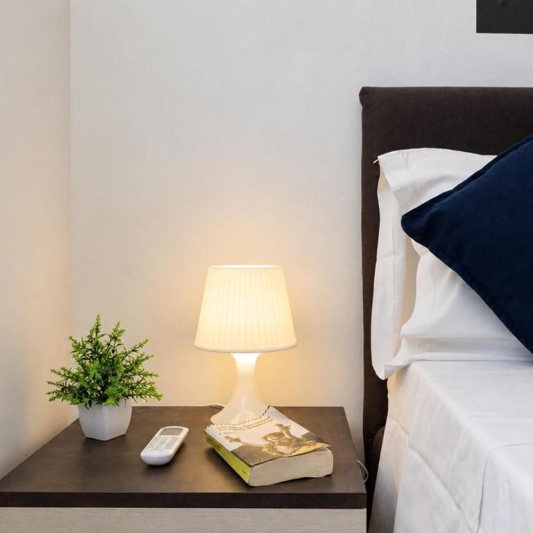 Coco Home-Chic Mansarda In the Heart of Turin - Appartamento con 1 Camera da Letto - 2