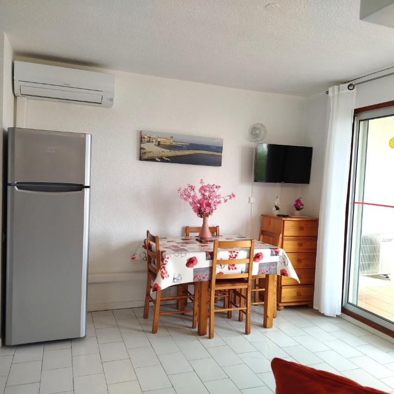 Cadre verdoyant proche mer pour ce T2 avec terrasse - 4CAR113 - Appartement avec Terrasse - 17