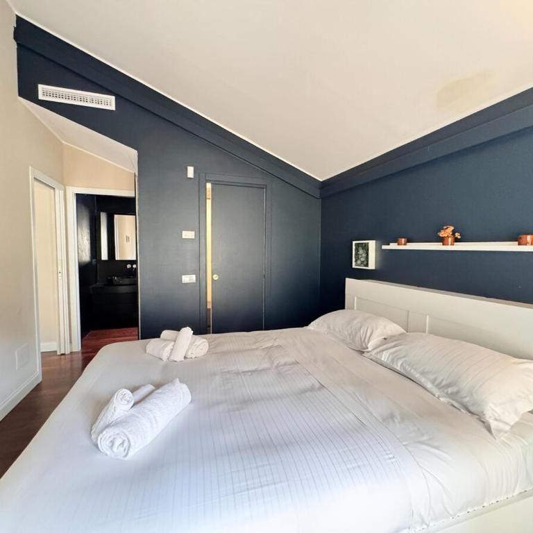 Luxury Design Loft - Two-Bedroom Apartment - 4