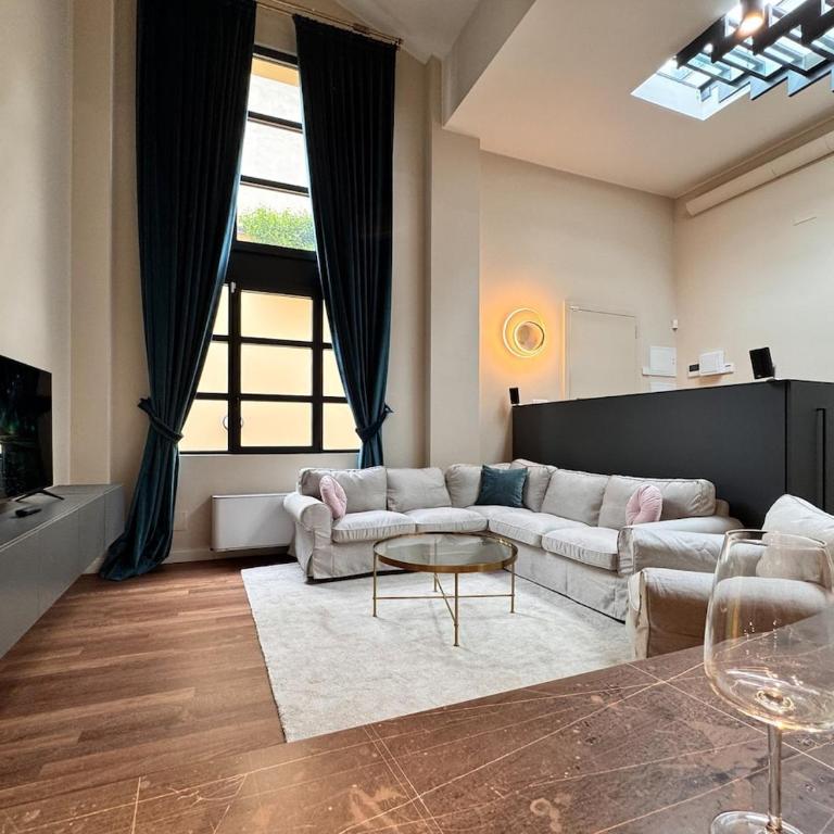 Luxury Design Loft - Two-Bedroom Apartment - 5