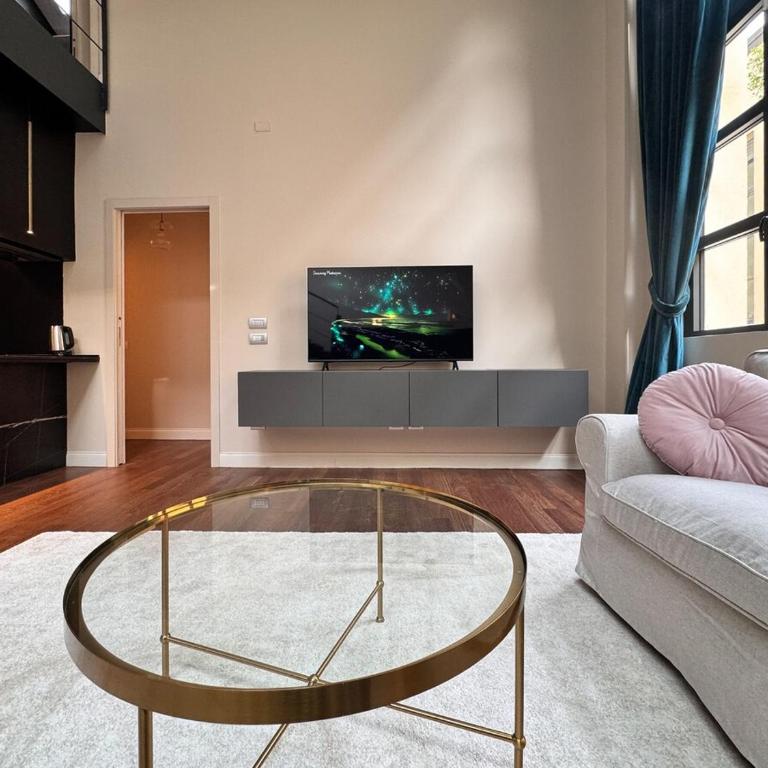 Luxury Design Loft - Two-Bedroom Apartment - 22