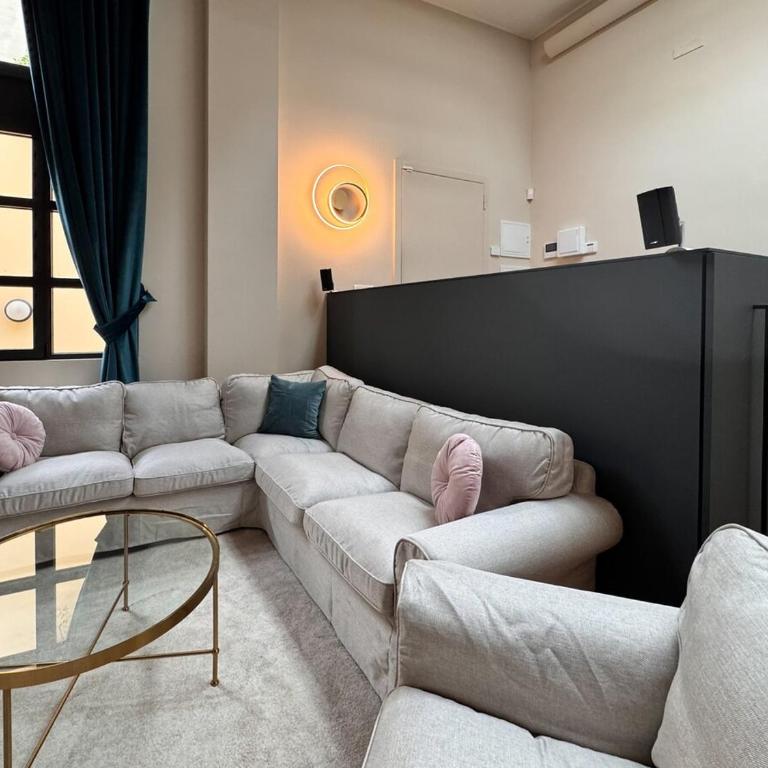Luxury Design Loft - Two-Bedroom Apartment - 37
