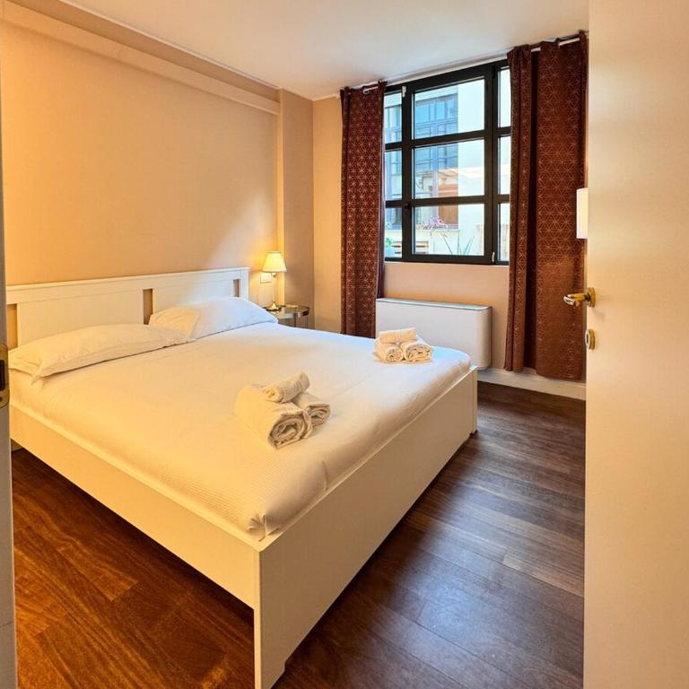 Luxury Design Loft - Two-Bedroom Apartment - 43