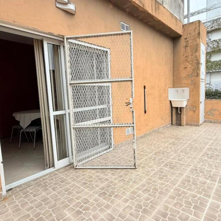 Casa en planta alta - Apartamento de 1 dormitorio - 2