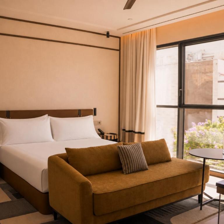 Thompson Seville, by Hyatt - Habitación Deluxe con vistas panorámicas - 1 cama extragrande - 2