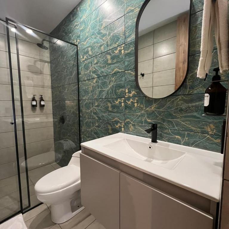 Nomadic Boutique Living and Experience Center - Deluxe One-Bedroom Apartment - 9