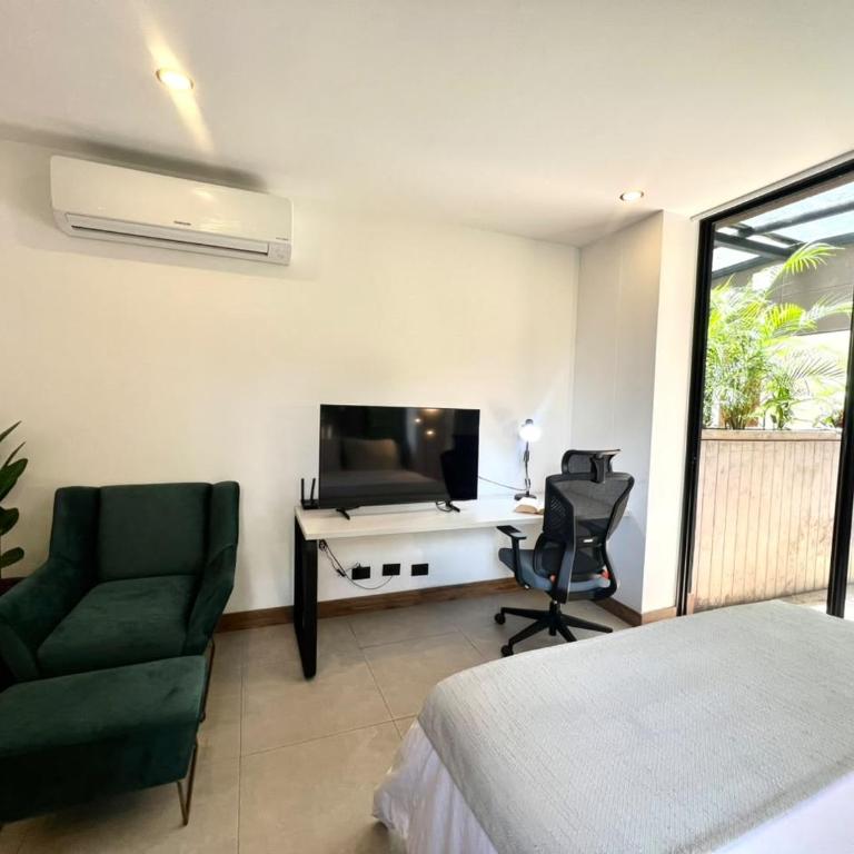 Nomadic Boutique Living and Experience Center - Deluxe One-Bedroom Apartment - 11