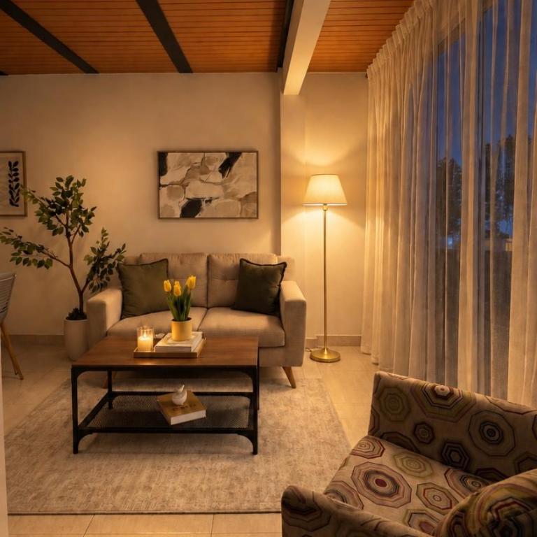 Amplio apartamento independiente en el centro de Cali días meses - Three-Bedroom Apartment - 5