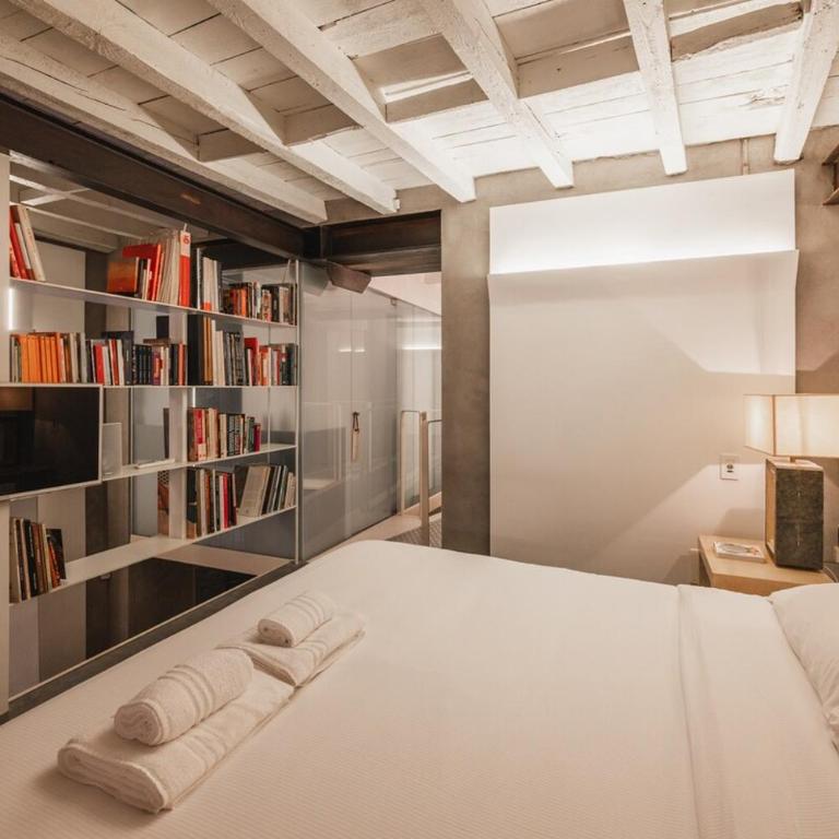 Luxury Loft 100 sqm in the Heart of Milan - One-Bedroom Apartment - 13