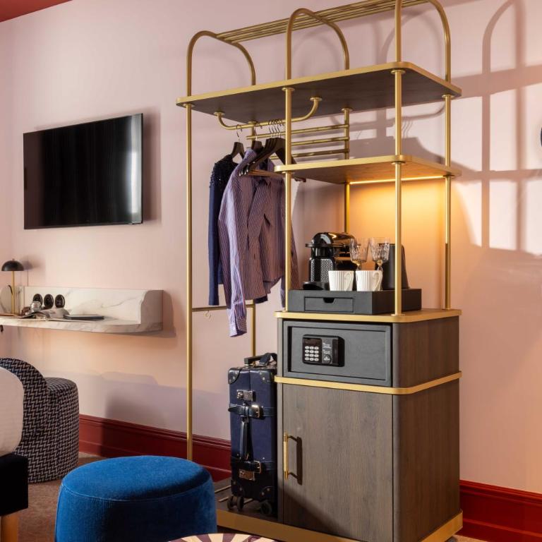 Grand Hôtel De Turin - Chambre Familiale avec Balcon - 3