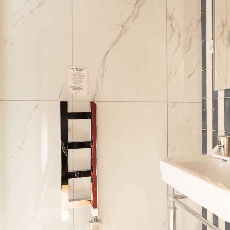 Grand Hôtel De Turin - Chambre Triple avec Balcon - 2