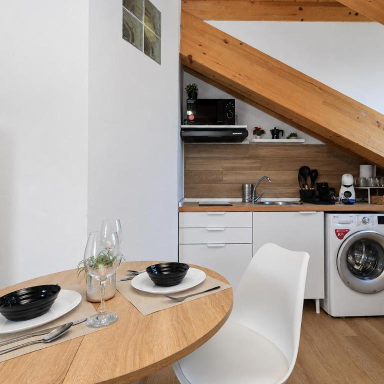 Buniva Home-Mansarda In The Heart of Turin - Appartamento con 1 Camera da Letto - 4