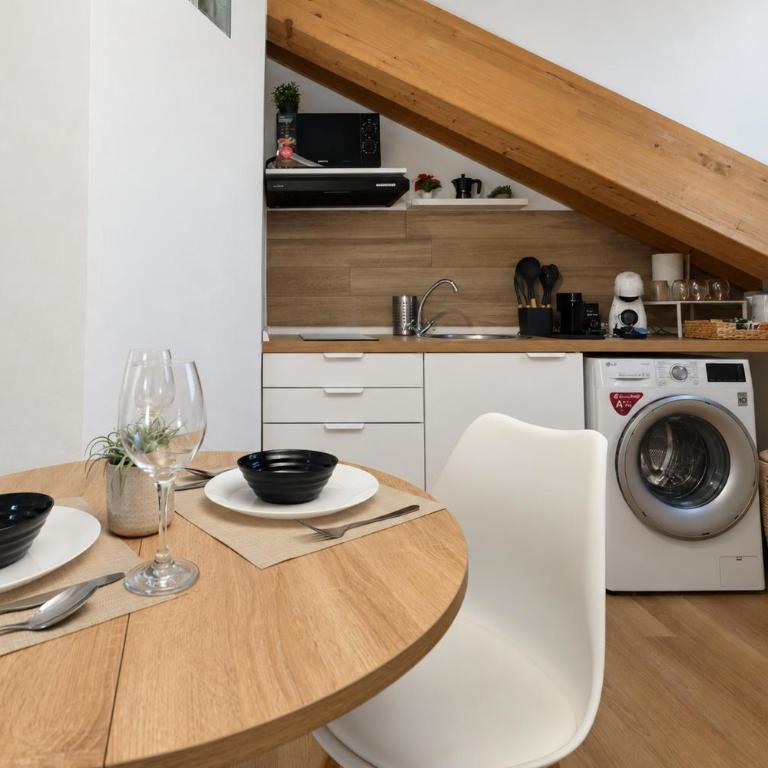 Buniva Home-Mansarda In The Heart of Turin - Appartamento con 1 Camera da Letto - 2