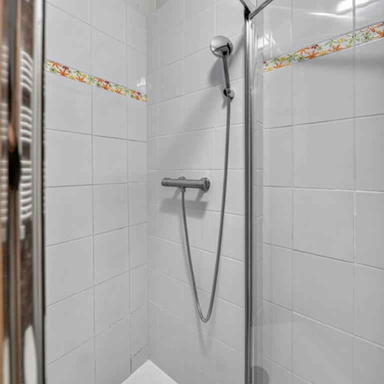Pleasant Studio Near Montmartre Paris 18th - Studio - 11