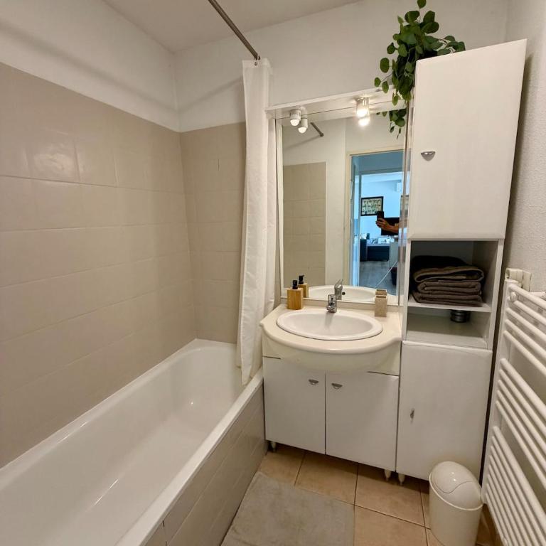 2-bedroom - Residence with pool - L'Isle-sur-la-Sorgue - Appartement 2 Chambres - 14
