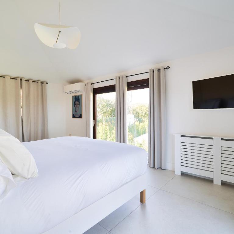 Iconic Exception Villa - Pool & Tennis - Villa - 51