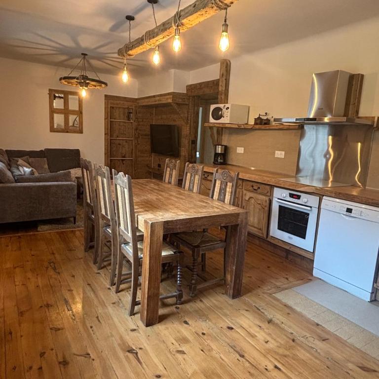 Appartement de montagne - Three-Bedroom Apartment with Mountain View - 7