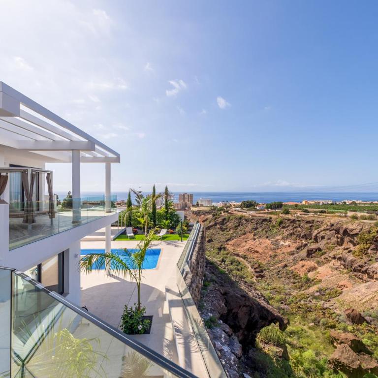 Luxury Villa Andrea - Seaviews - Panoramic Seaviews - Heated Private Pool - Villa - 40