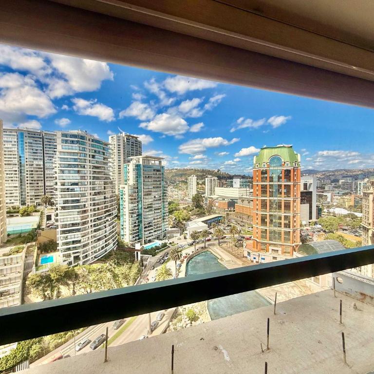 Espacioso frente a la playa y cercano a mall - Apartamento - 8
