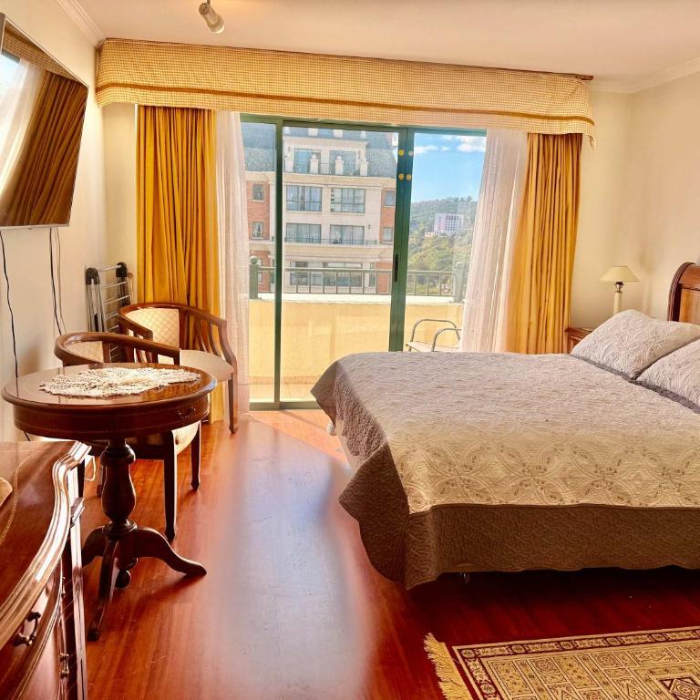 Espacioso frente a la playa y cercano a mall - Apartamento - 15