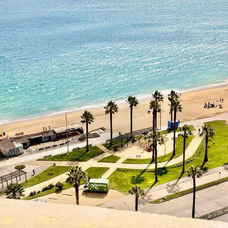 Espacioso frente a la playa y cercano a mall - Apartamento - 37