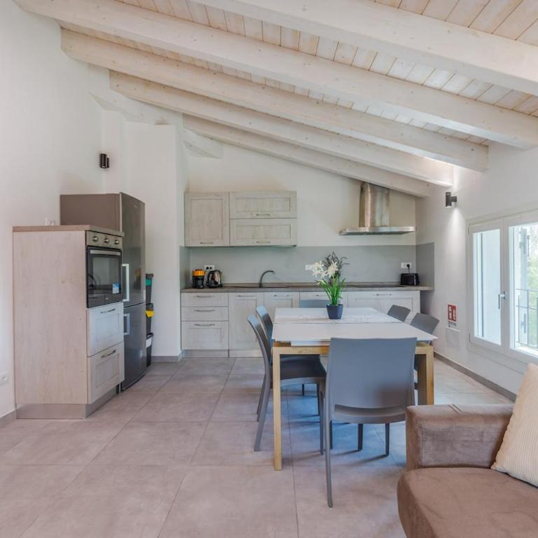 Bellaria Palace - In the hearth of Motor Valley by MoVeBNB - Three-Bedroom Apartment - 4