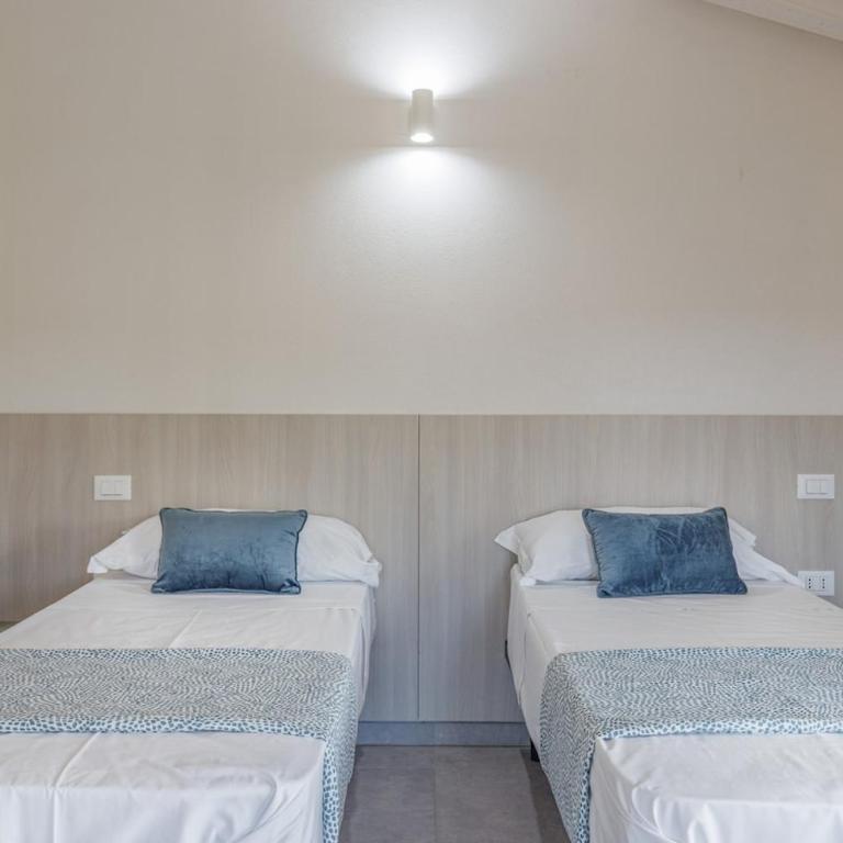 Bellaria Palace - In the hearth of Motor Valley by MoVeBNB - Three-Bedroom Apartment - 12