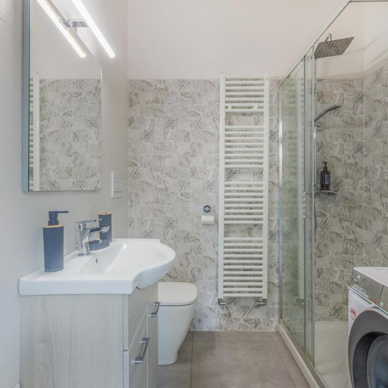 Bellaria Palace - In the hearth of Motor Valley by MoVeBNB - Three-Bedroom Apartment - 3