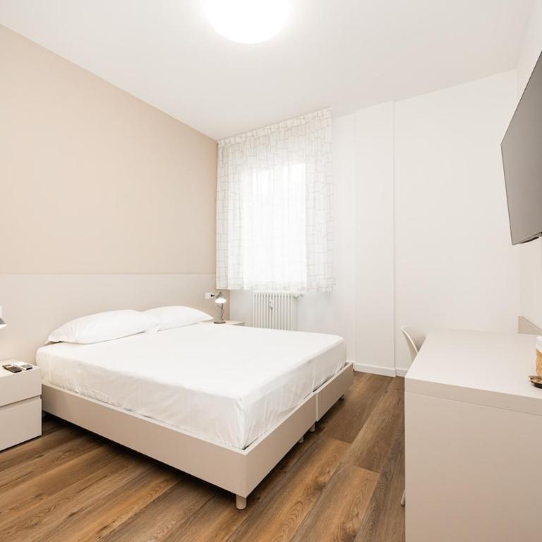 Emilia 81 - Doppelzimmer mit Terrasse - 1