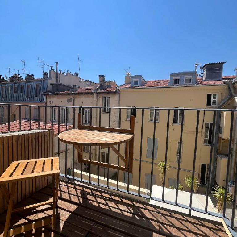 Bright Duplex with Balcony - 3 min to Beach & Center - Appartement 1 Chambre - 1