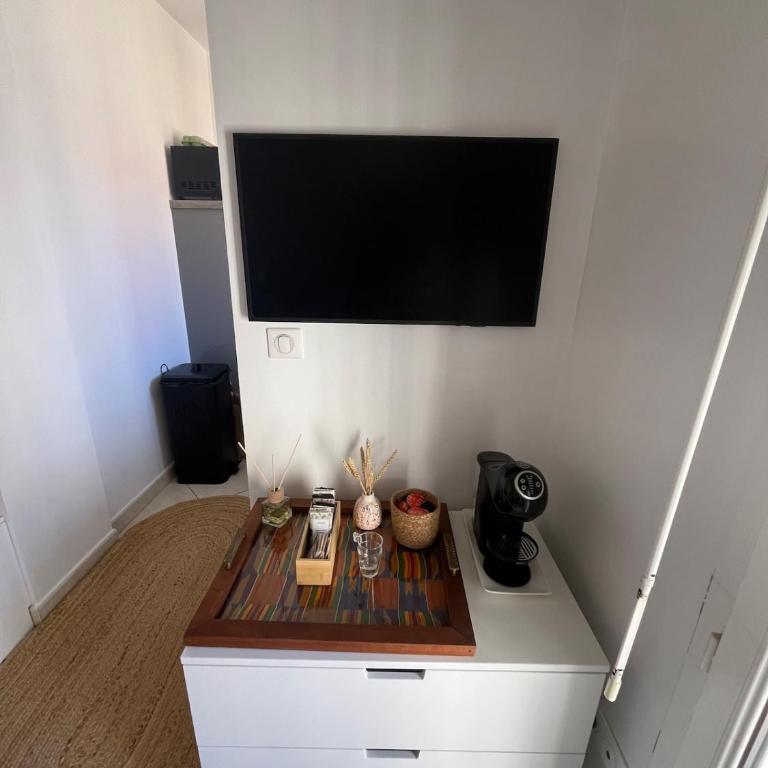 Bright Duplex with Balcony - 3 min to Beach & Center - Appartement 1 Chambre - 7