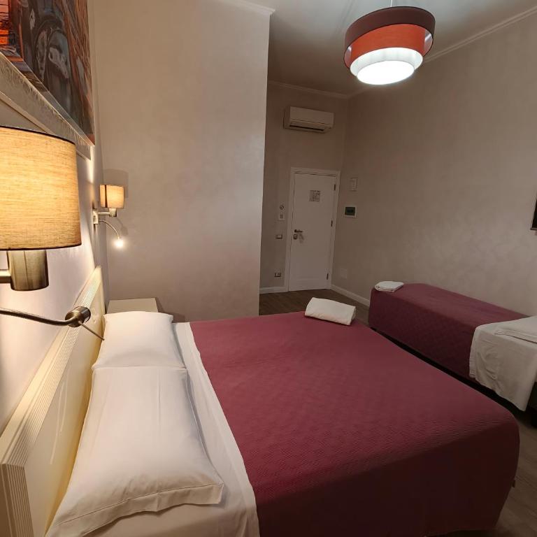 Hotel PRINCIPE AMEDEO - Chambre Triple Économique - 17