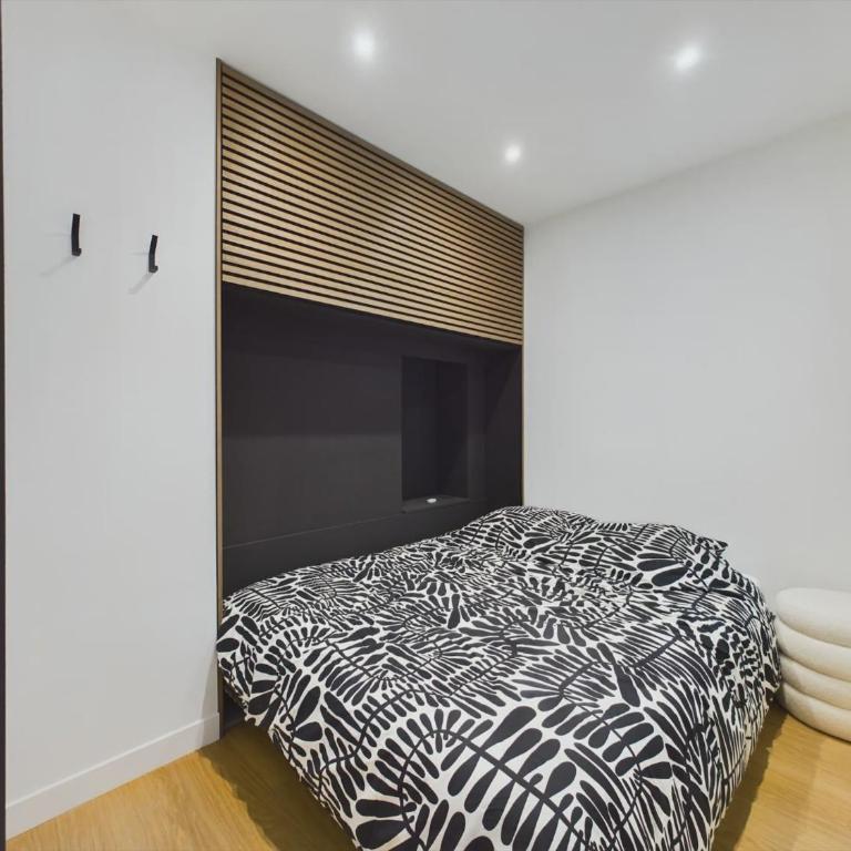 Charmant 2 pièces très calme aux pieds de la Cathédrale - Appartement 1 Chambre - 12