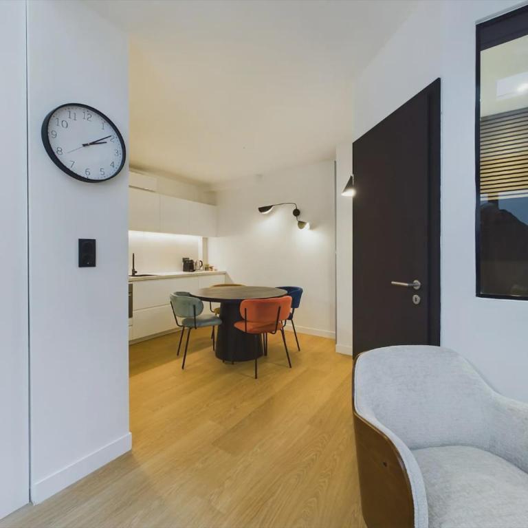 Charmant 2 pièces très calme aux pieds de la Cathédrale - Appartement 1 Chambre - 20