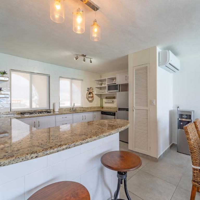 Cancun Oceanfront Residences - Hotel Zone - Two-Bedroom Deluxe Apartment with Ocean View - 15
