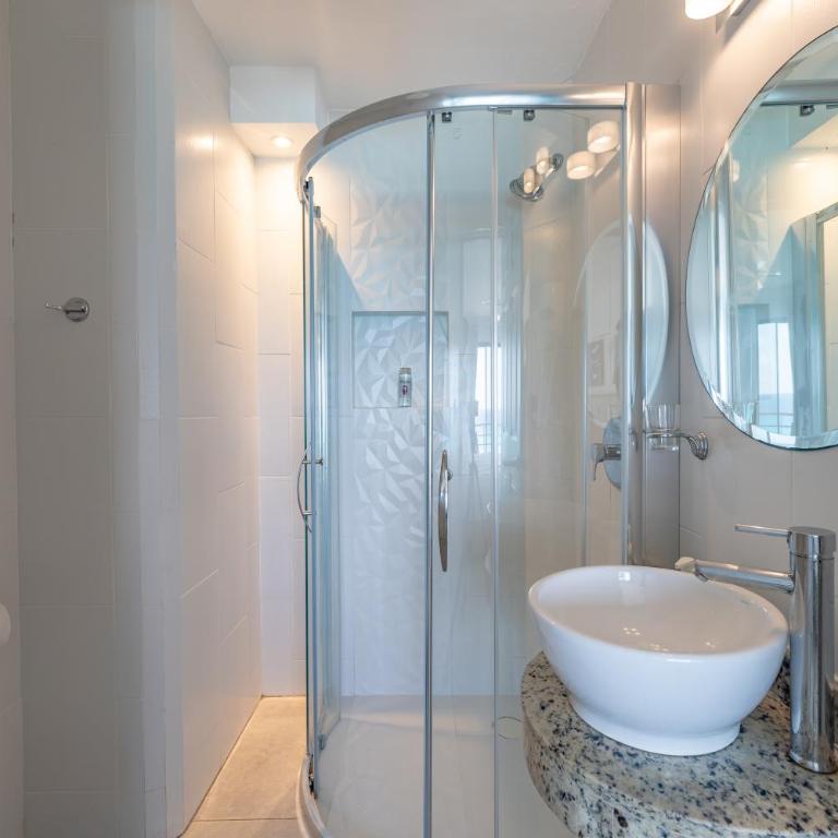 Cancun Oceanfront Residences - Hotel Zone - Two-Bedroom Deluxe Apartment with Ocean View - 10