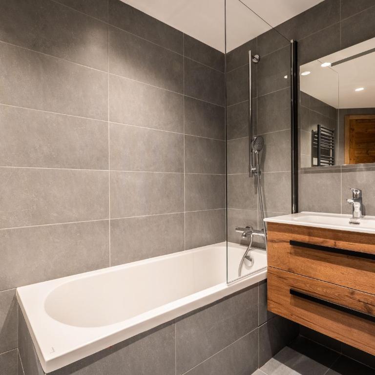 Appartement de Luxe 170m², 5 chambres, Ski aux Portes, Parking, Wifi - FR-1-755-31 - Appartement - 20