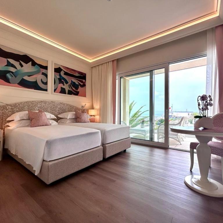 Riviera Resort Hotel - Chambre Lit King-Size - Accessible aux Personnes à Mobilité Réduite - 1