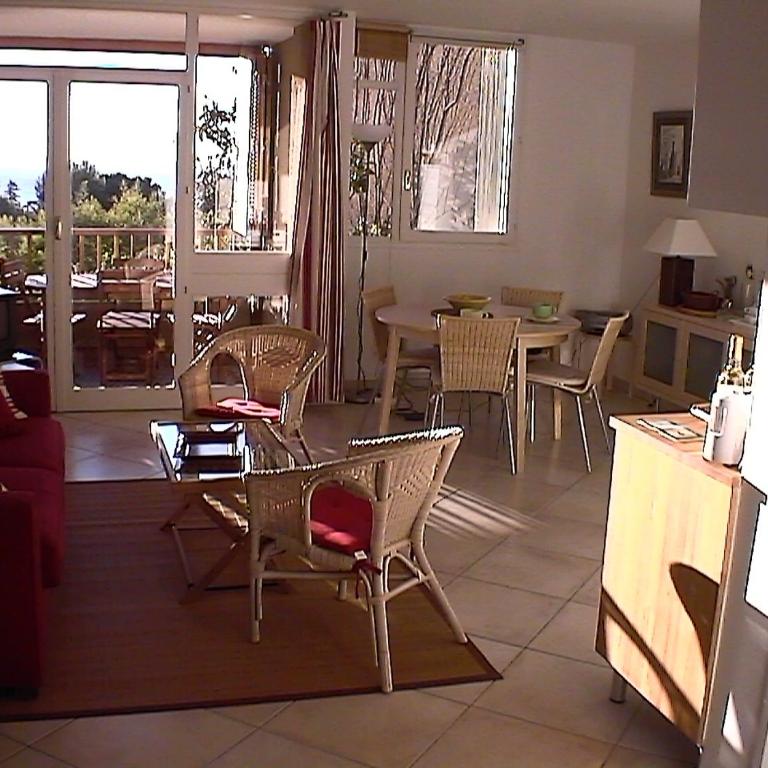 Bel appartement dans résidence calme - Apartment mit 2 Schlafzimmern - 2