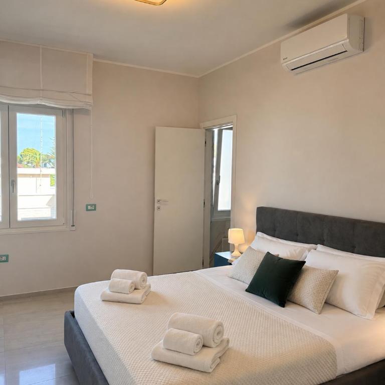 Blue Trani, sea view suites & apartments - Chambre Double Deluxe - Vue Latérale sur Mer - 9