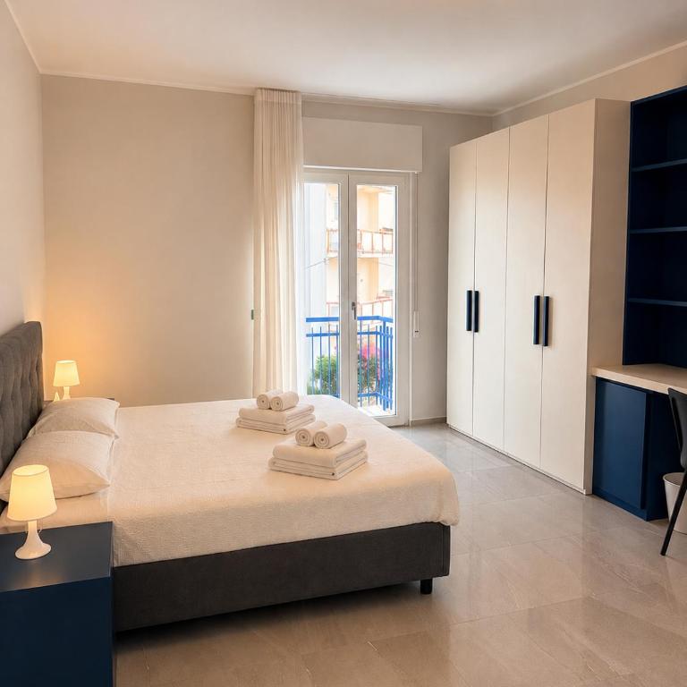 Blue Trani, sea view suites & apartments - Chambre Quadruple - Vue sur Mer - 11