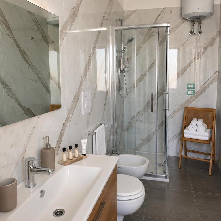 Blue Trani, sea view suites & apartments - Chambre Double Deluxe avec Balcon - Vue sur Mer - 7
