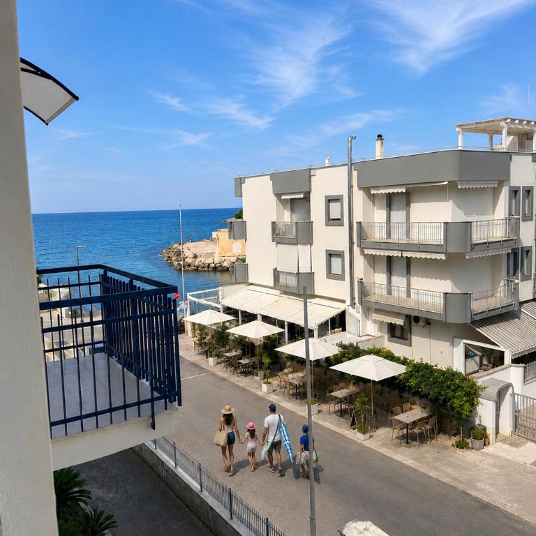 Blue Trani, sea view suites & apartments - Chambre Double Deluxe - Vue Latérale sur Mer - 6