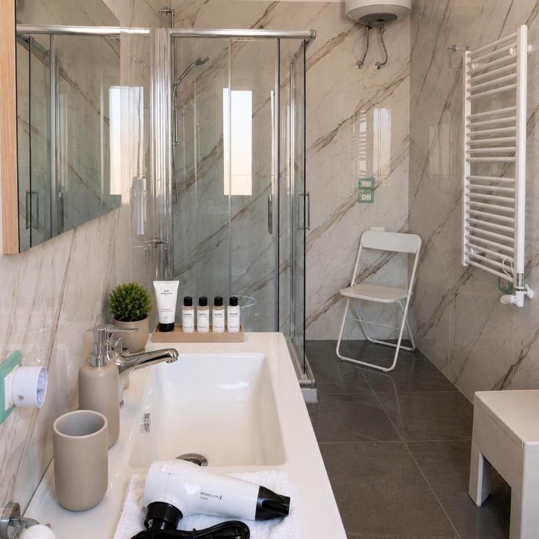 Blue Trani, sea view suites & apartments - Chambre Double Deluxe - Vue Latérale sur Mer - 7