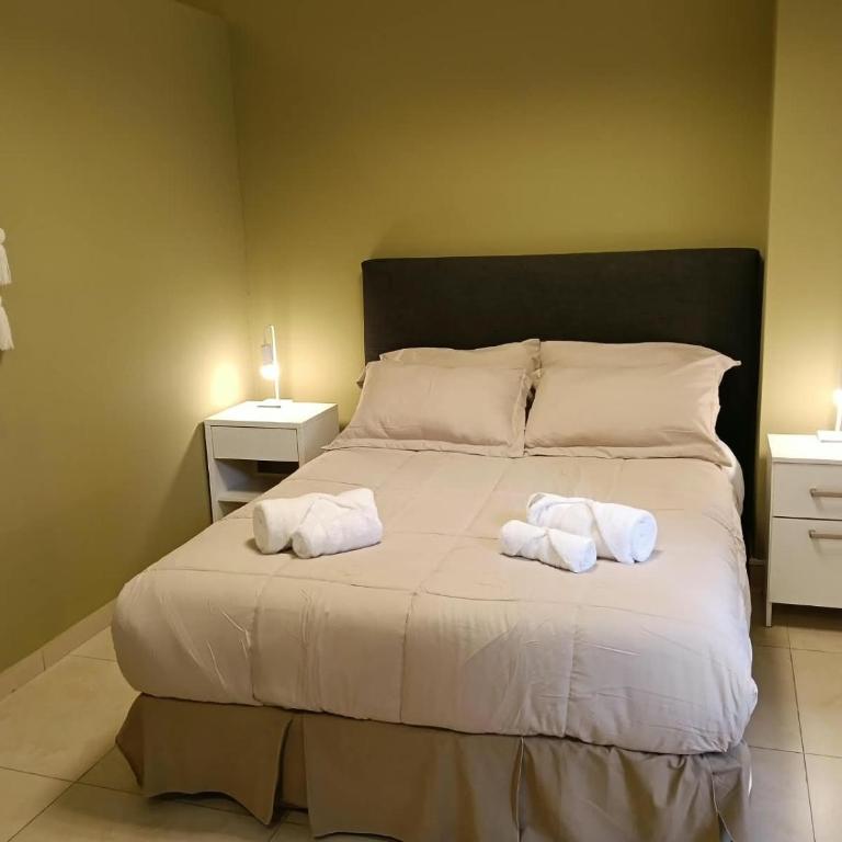 BORGES HOUSE Histórico depto en el corazón de BA con cochera a 2 cuadras del obelisco - Habitación Cuádruple Confort - 1
