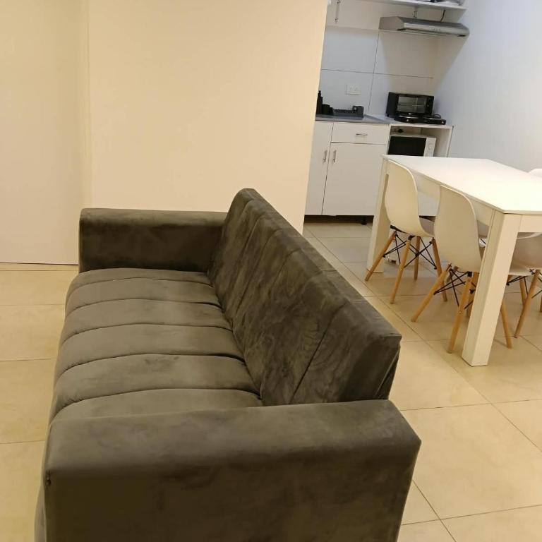 BORGES HOUSE Histórico depto en el corazón de BA con cochera a 2 cuadras del obelisco - Habitación Cuádruple Confort - 4