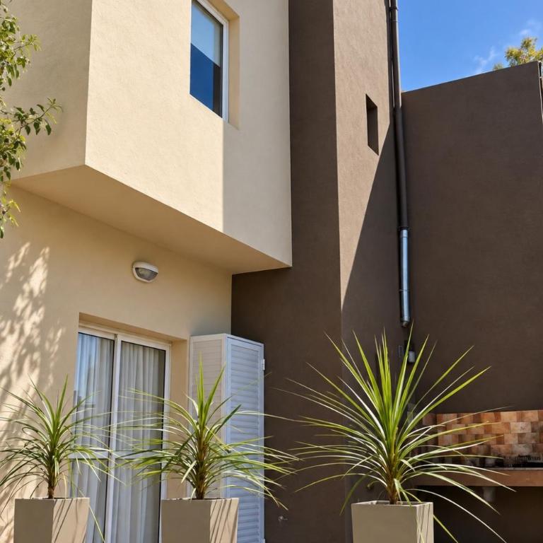 Duplex Moderno y Luminoso - Three-Bedroom Home - 8