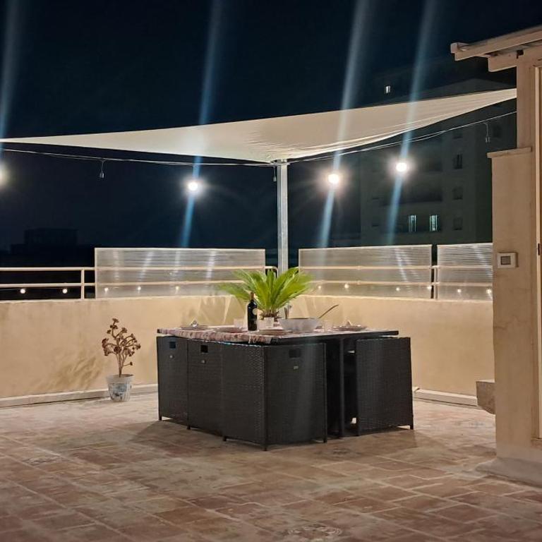 LA TERRAZZA ILLUMINATA luxury ROOFTOP - Appartamento Deluxe con 2 Camere da Letto e Balcone - 78