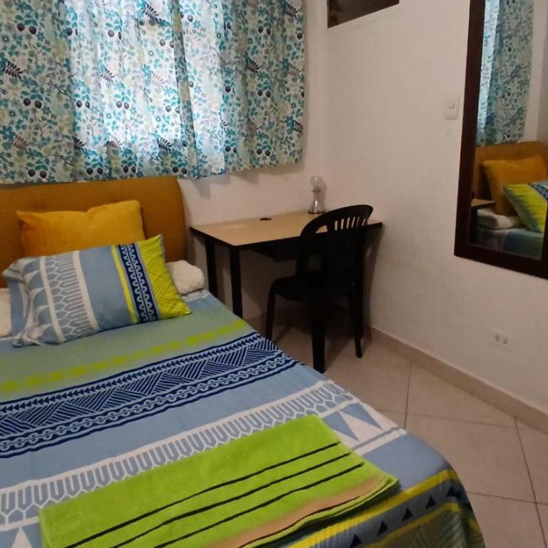Hostal SAVEVA - Habitación Individual con baño privado - 2
