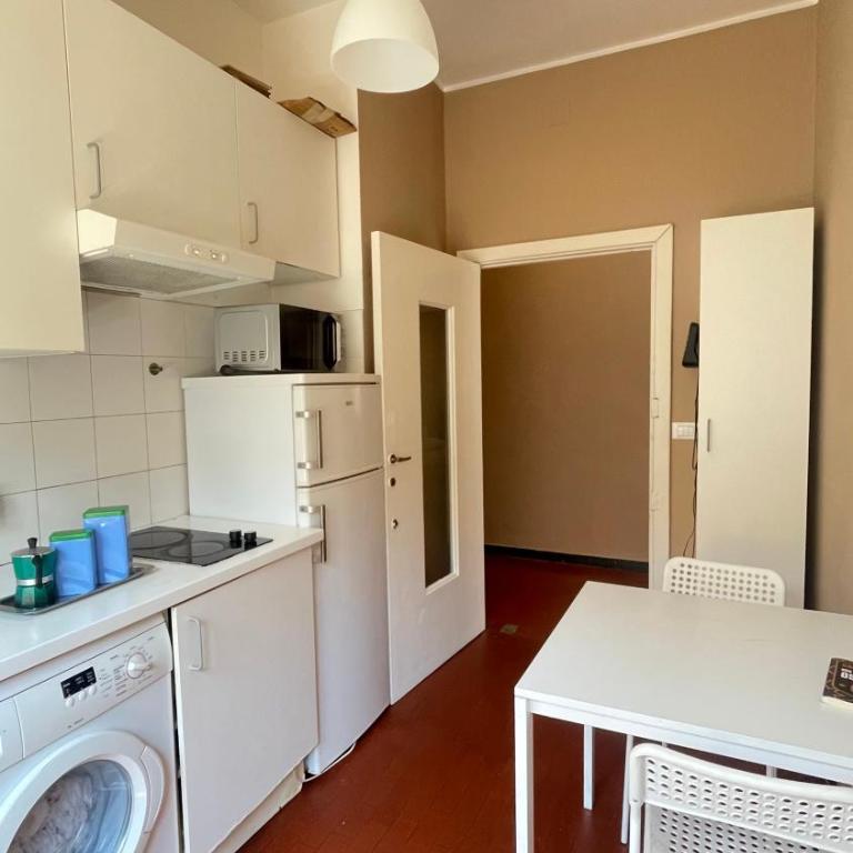 Best Price Guaranteed - Affordable Rooms - 24H Check-in - Genova Center - Chambre Double - 5